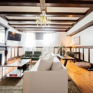  Apartment Historical In - The Lilibeth Canada